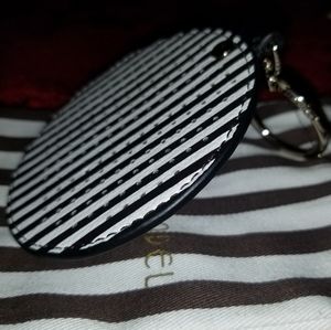 Henri bendel - keychain